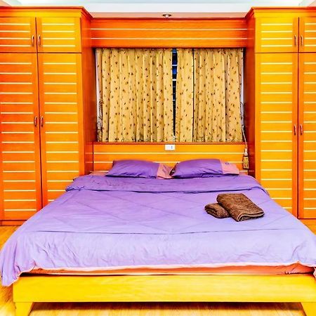 Jolly Guesthouse & Restaurant Паттайя Экстерьер фото
