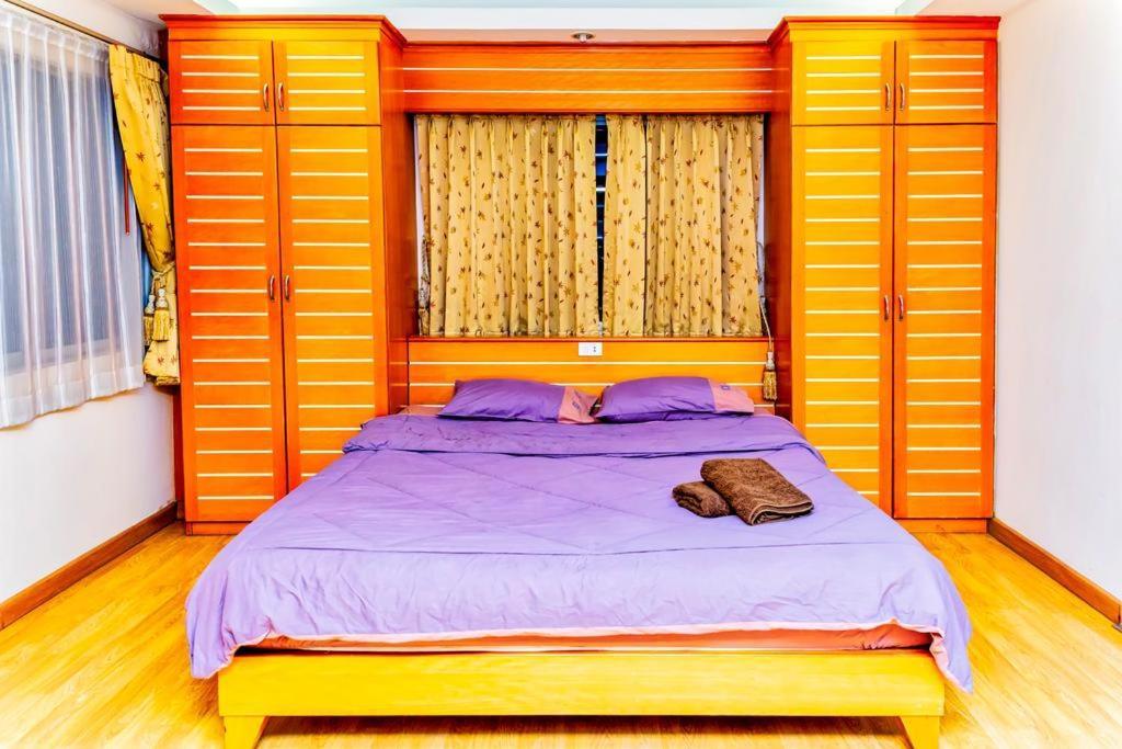 Jolly Guesthouse & Restaurant Паттайя Экстерьер фото