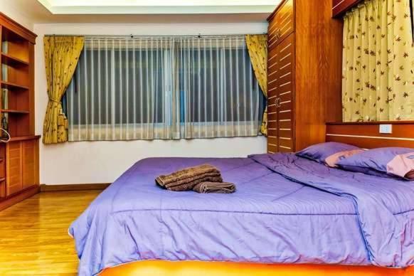 Jolly Guesthouse & Restaurant Паттайя Экстерьер фото